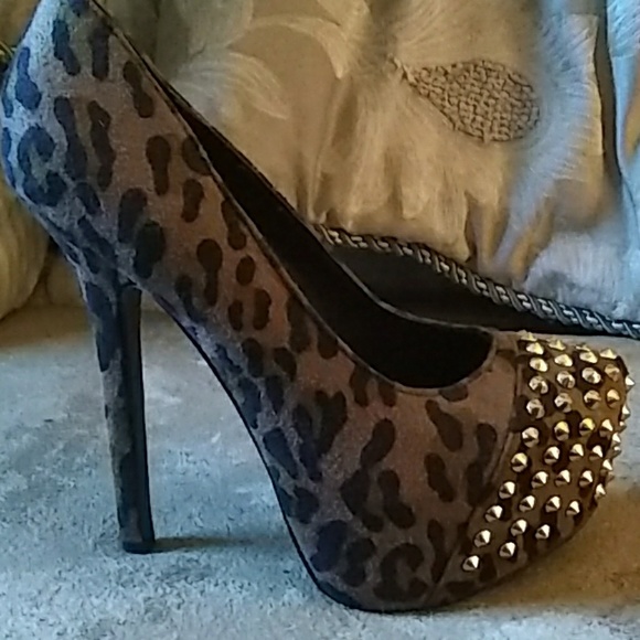 Heels - Picture 1 of 1